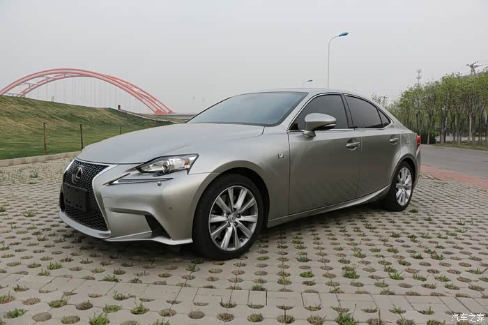 雾霾下的超音速钛银is200tfsport,顺求认证!