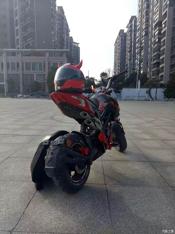 湖南怀化深度改装贝纳利小暴龙125