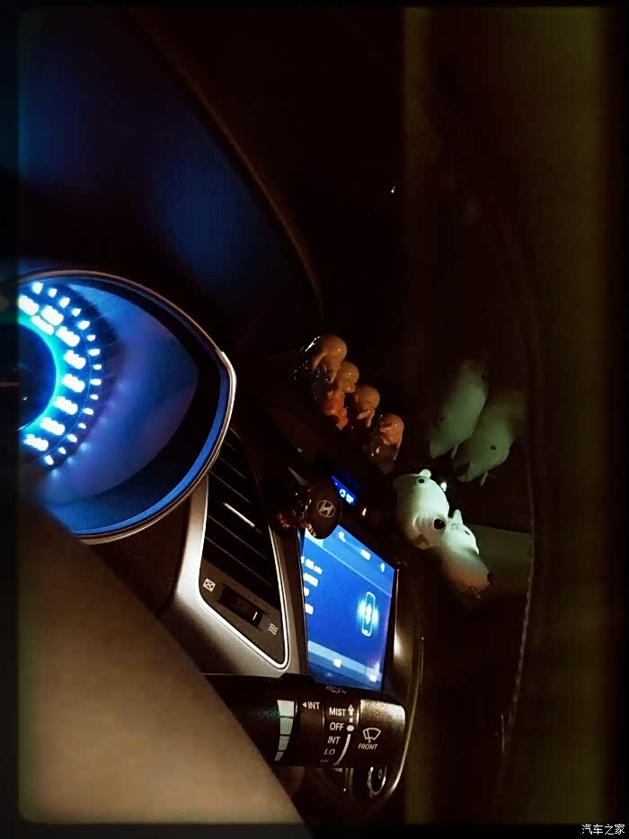 晚上无聊去外面拍了几张照片不喜勿喷