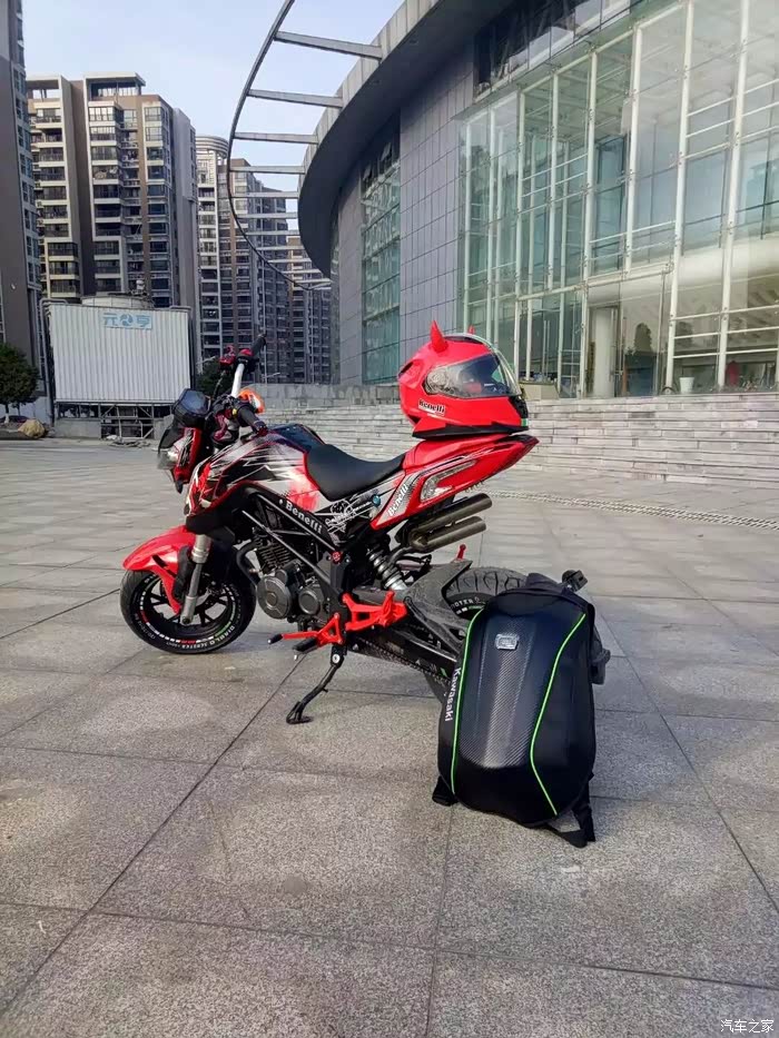 湖南怀化深度改装贝纳利小暴龙125