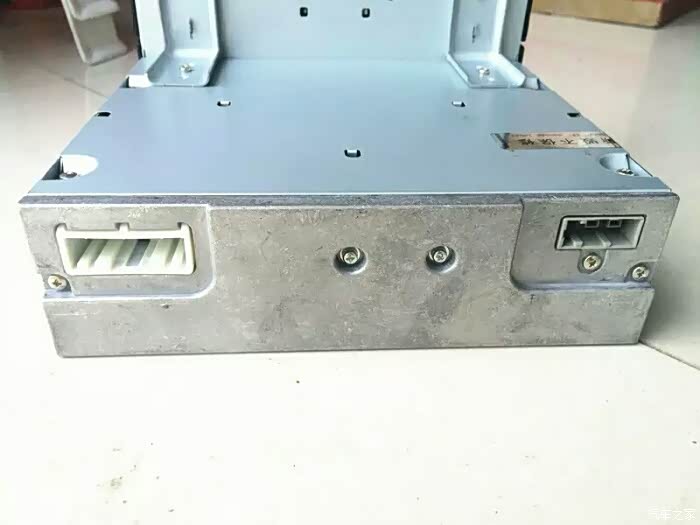 经典轩逸收音机天线接口是那个