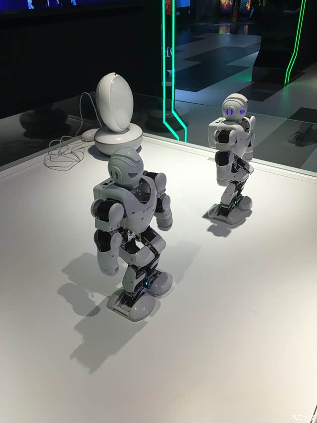 开着锐腾去溜娃-机器人乐园尝鲜啦