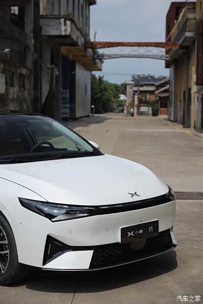 坚定选择,钟爱小鹏p5星湖灰