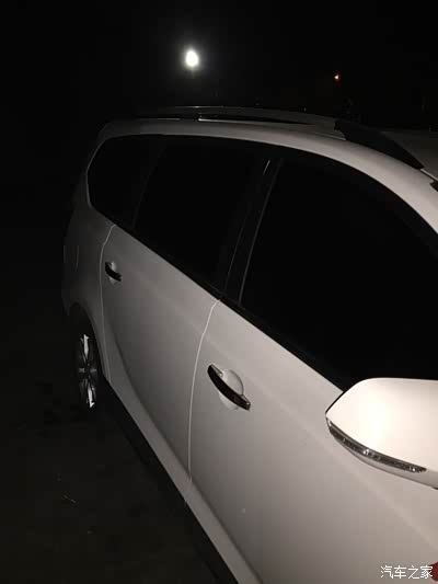 你们贴黑色的膜 晚上开车看的清楚吗