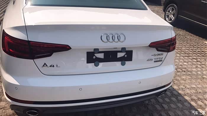 重庆免税奥迪a4l 45tfsi运动提车记