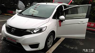 新飞度(塔夫绸白)大片来袭