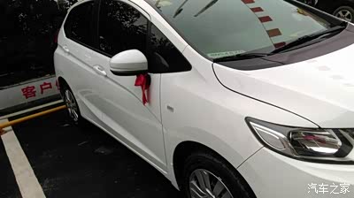 新飞度(塔夫绸白)大片来袭