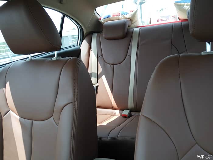 荣威350全车座椅包皮四门门板包皮更换完毕效果图媳妇照