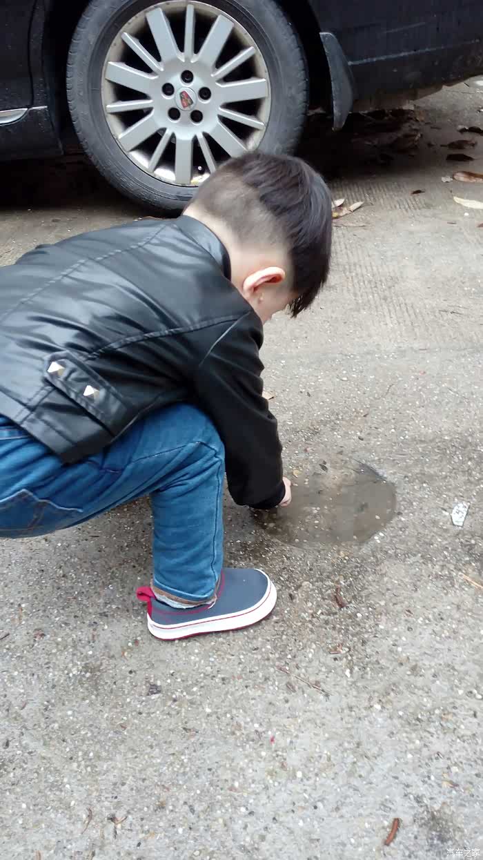 21地上有水,能碰,会被打手