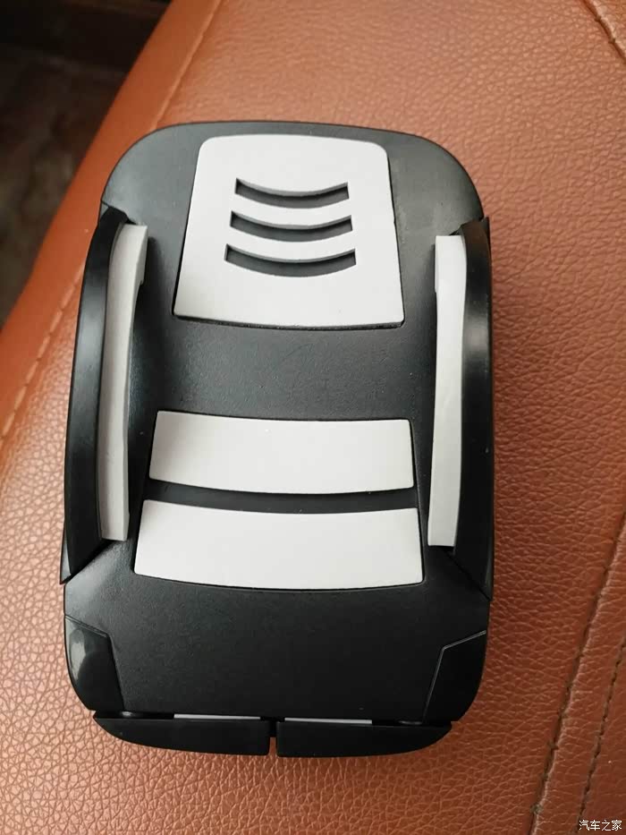 【四川长安家族】diy为逸动安装车载手机支架.