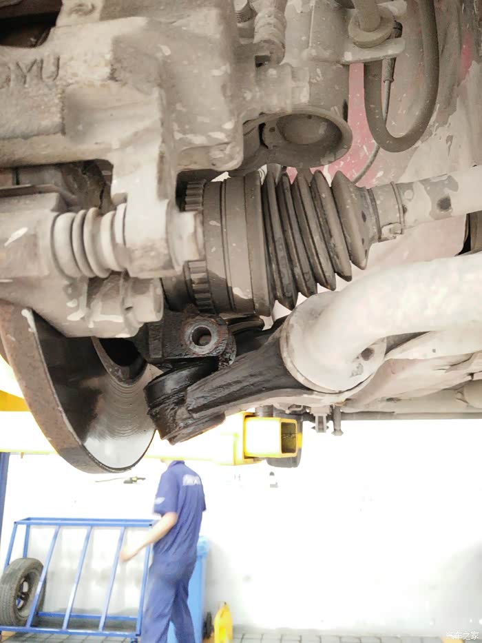 四川长安家族奔奔迷你更换半轴油封全过程