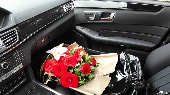 4s店送了鲜花,很细节东西让人很舒服.