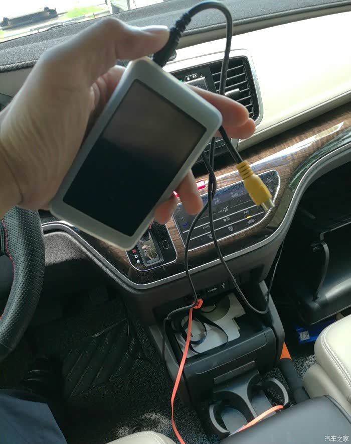 加装aux及视频线