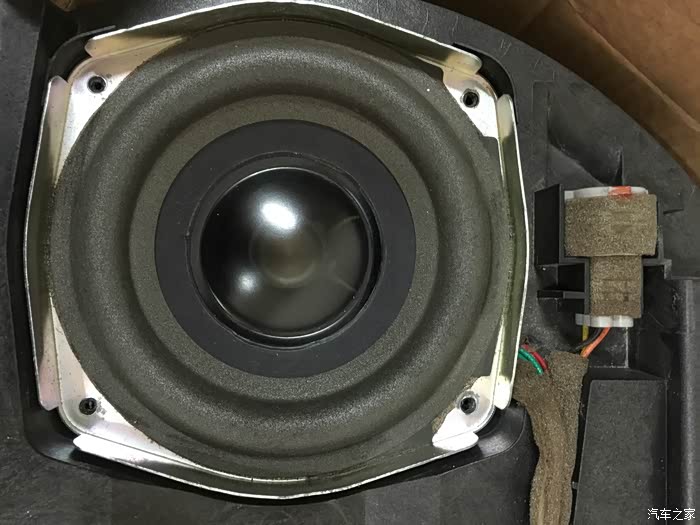 出2.3轿跑拆车bose原装低音炮