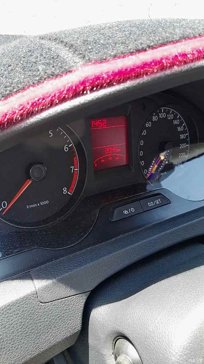 【图】2000公里时仪表盘上的公里数跳到单里程小数点就没了_桑塔纳