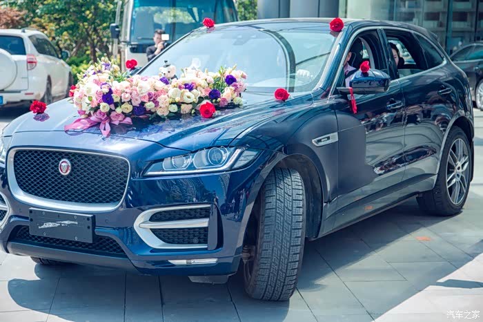 捷豹fpace30宝石蓝婚车记附高清美图