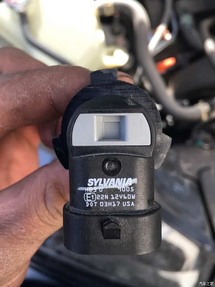 17款crv远光灯泡型号懂的必谢