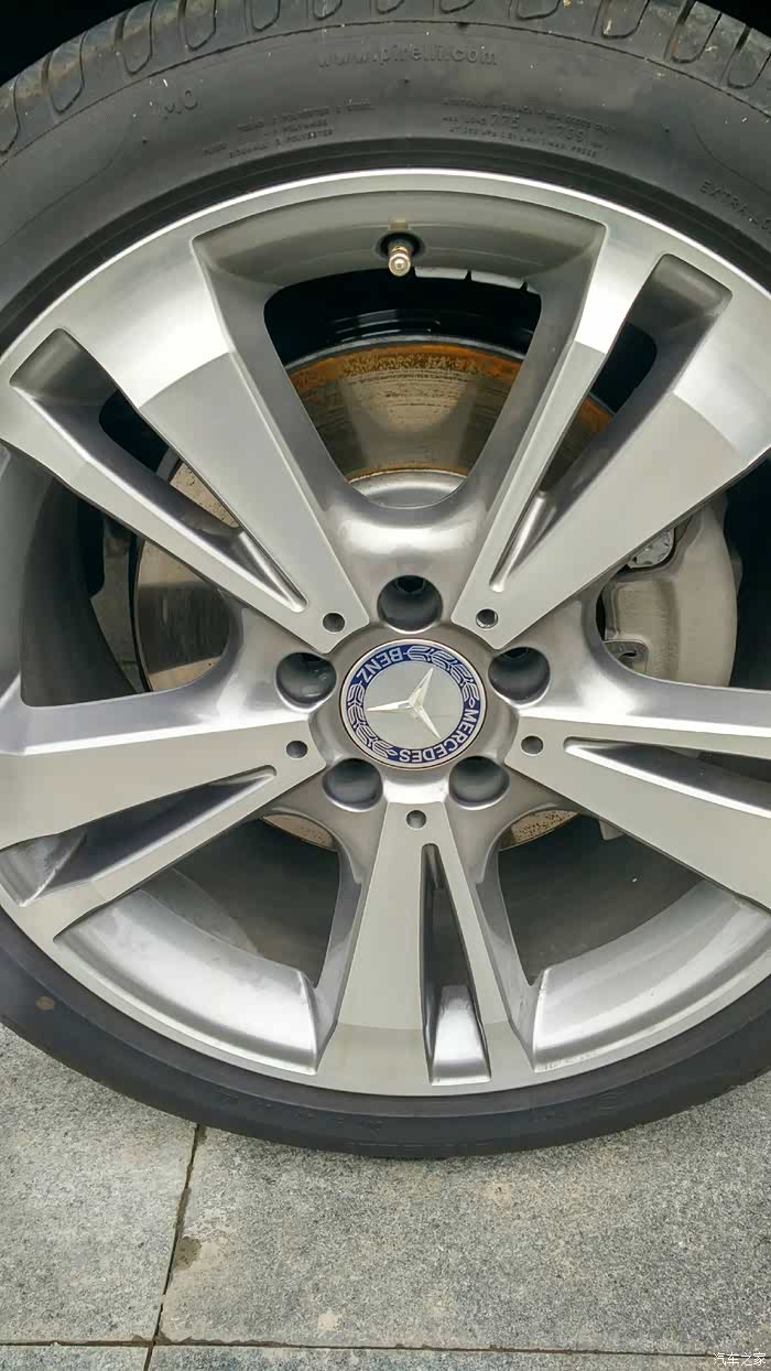 雨后刹车盘锈住了!