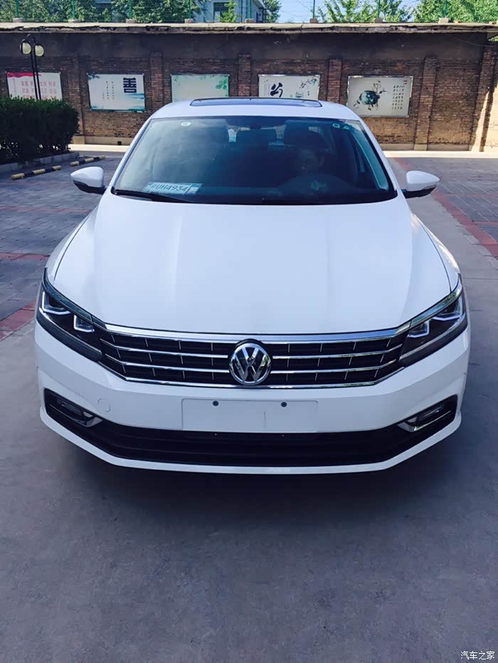 16款白色帕萨特