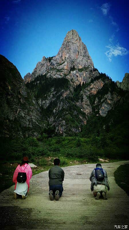 青山环抱之中白云缭绕之间醇厚悠长甘南扎尕那游记