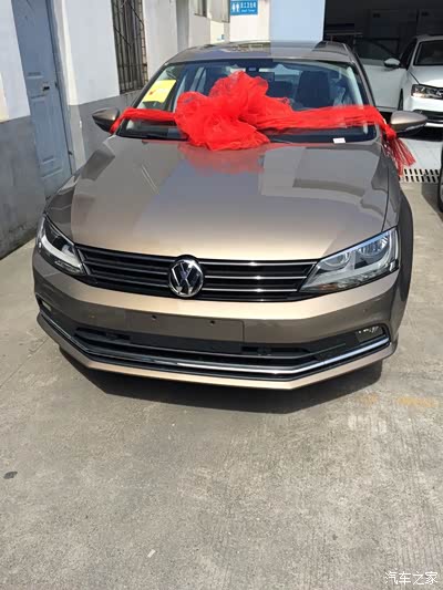 速腾2015款金色和白色,哪个更好看啊?求帅哥美女上自己车图