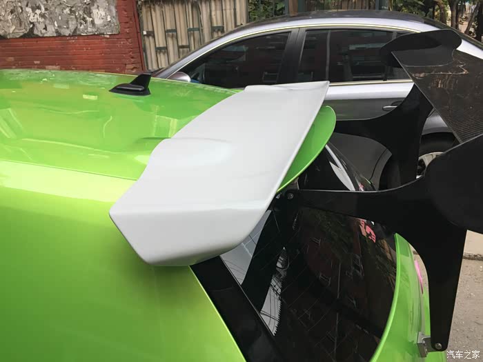 出售全新德国大众原厂进口运动部votex款尚酷尾翼