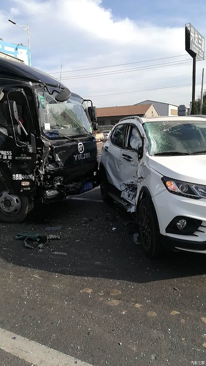 东南dx3,车够结实.