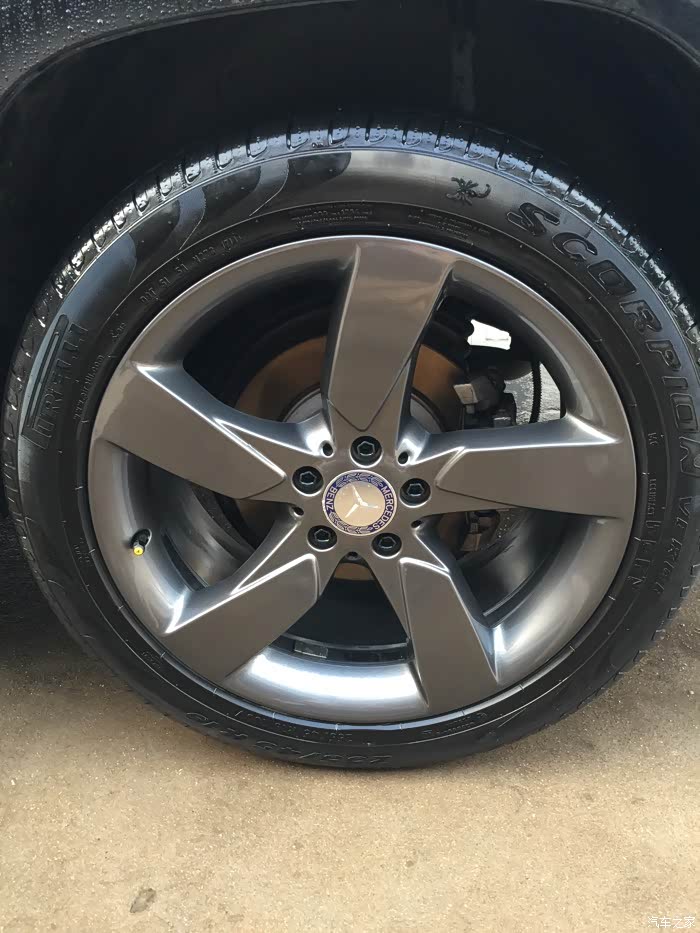 求购glk熏黑轮毂19寸.