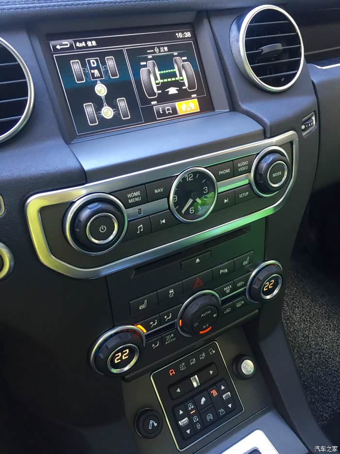 中控这里比发现三是进步了不少,但是,这里要说但是,跟这个价位的其他