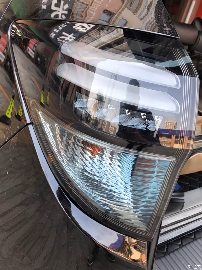 升级led熏黑尾灯总成