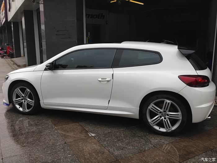 尚酷r换装碳纤维尾翼作业