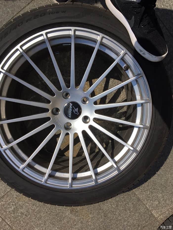 认证车主出一套20寸哈曼款轮毂