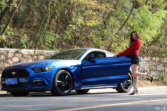 香车美女阳光梦中规野马23t提车作业