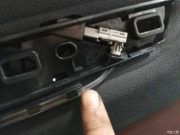 宝马740后门拆解功略