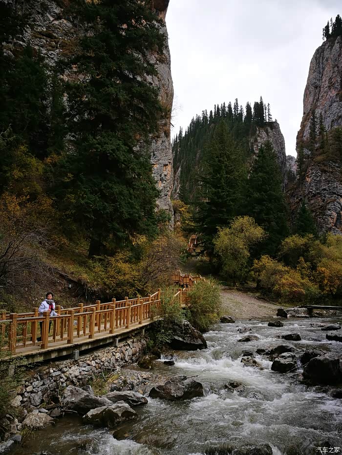 人间仙境扎尕那自然奇观则岔石林