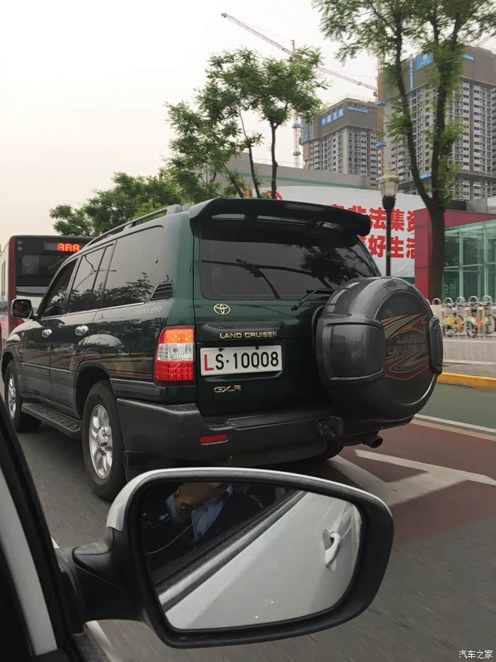 军用陆巡看看什么版本