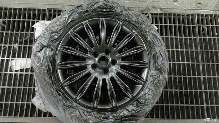 5的轮毂有人改成枪灰色的吗?