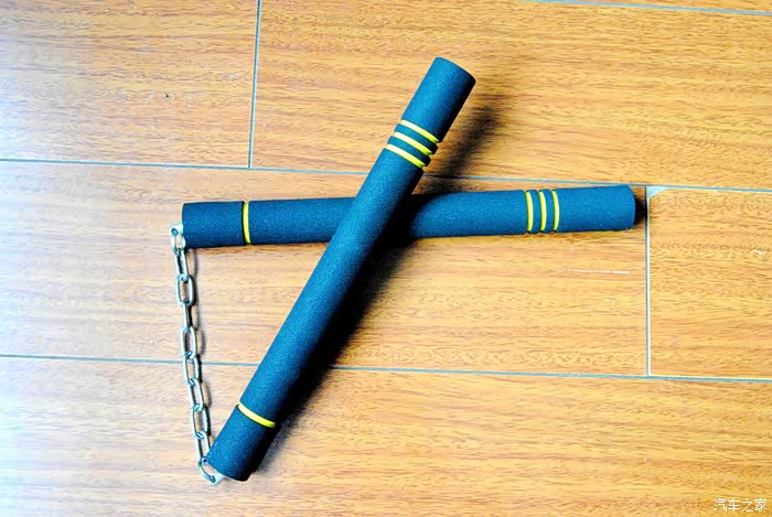与车无关买的儿童玩的双截棍