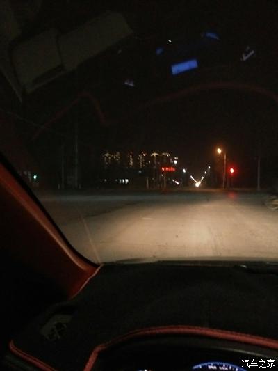 在车上拍的夜晚风景图图片