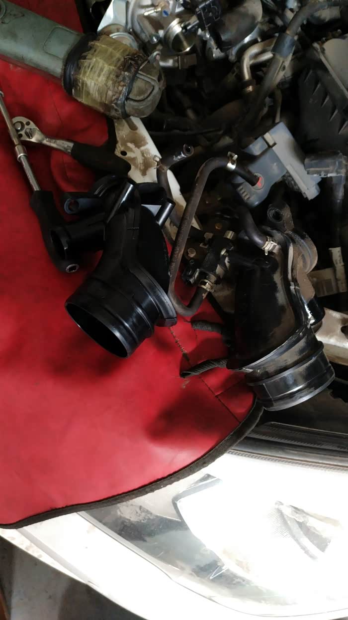 【图】小五发动机进气管漏油问题解决啦_比亚迪g5论坛_汽车之家论坛