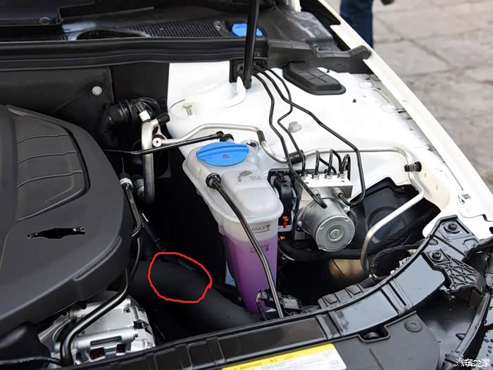 【图】新车进气管上有一滴油渍 怎么回事_奥迪a4l论坛_汽车之家论坛