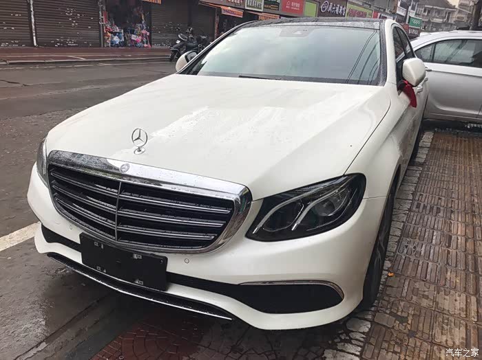 立标钻石白奔驰e300l提车作业