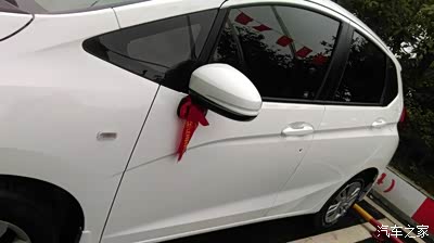 新飞度(塔夫绸白)大片来袭