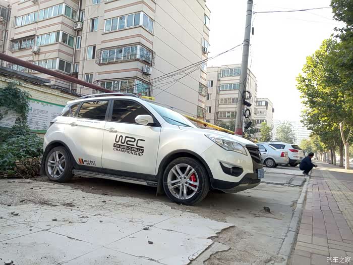 【图】cs35有没有改装尾翼的?_长安cs35论坛_汽车之家论坛