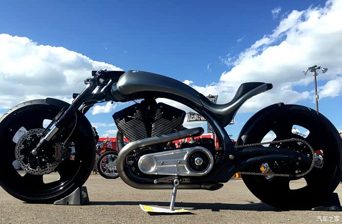 松散mc松散小雷获美国世界定制车大赛冠军