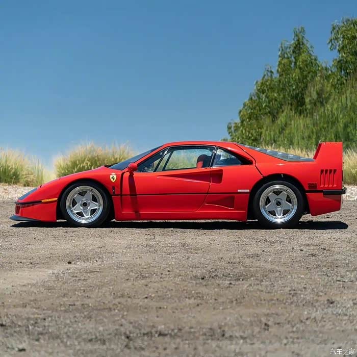 红色法拉利f40