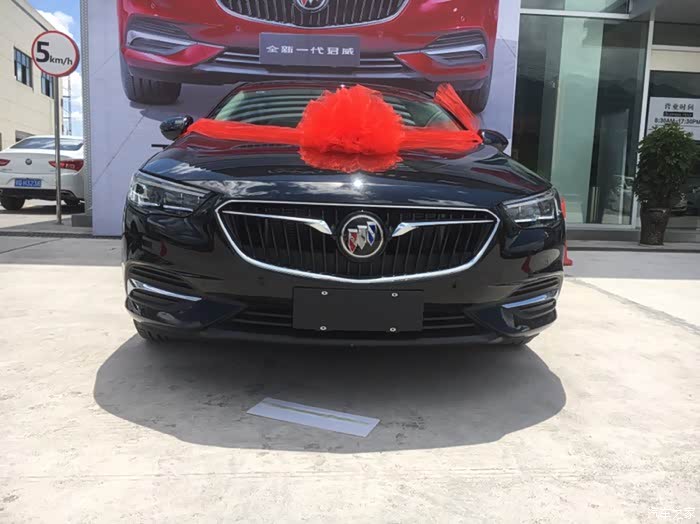 全新一代君威墨玉黑20t顶配实车实拍