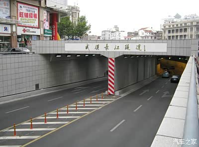 刚看到消息:22日起长江二桥及隧道取消"前皮后赖"限行