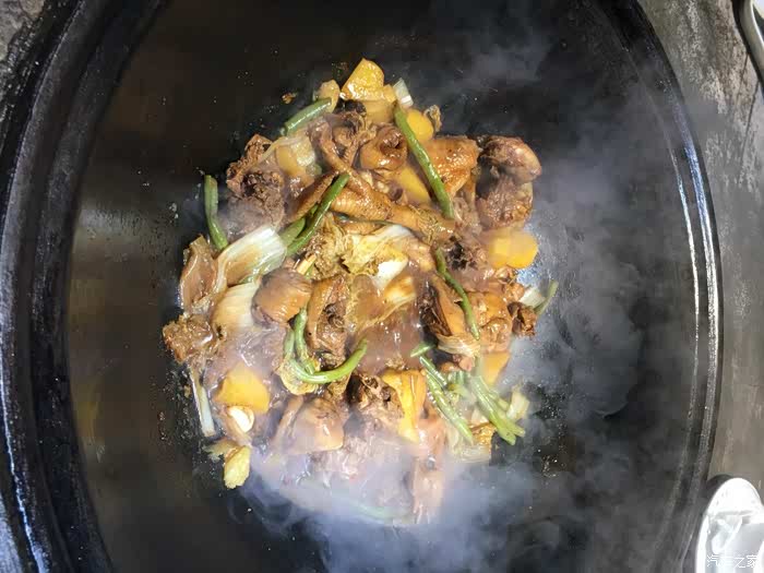 边炖菜边煮米哥花棉袄错吧老板开霸道据说位美女哦~可惜没有睹芳容