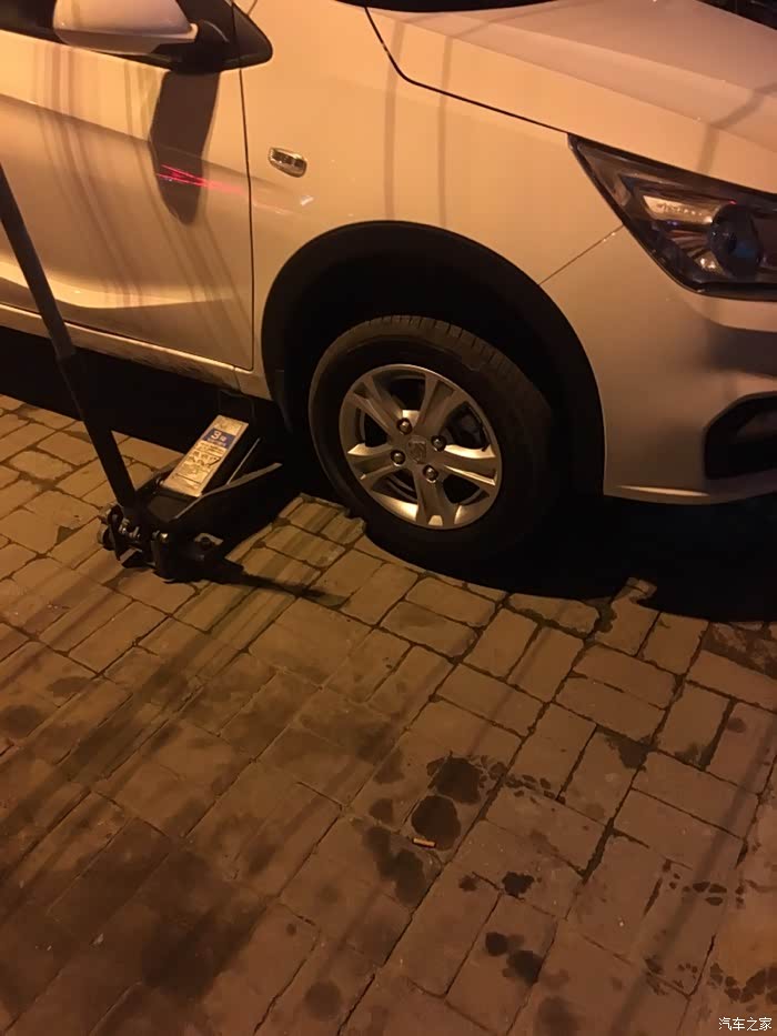 买车大半年了第一次补胎